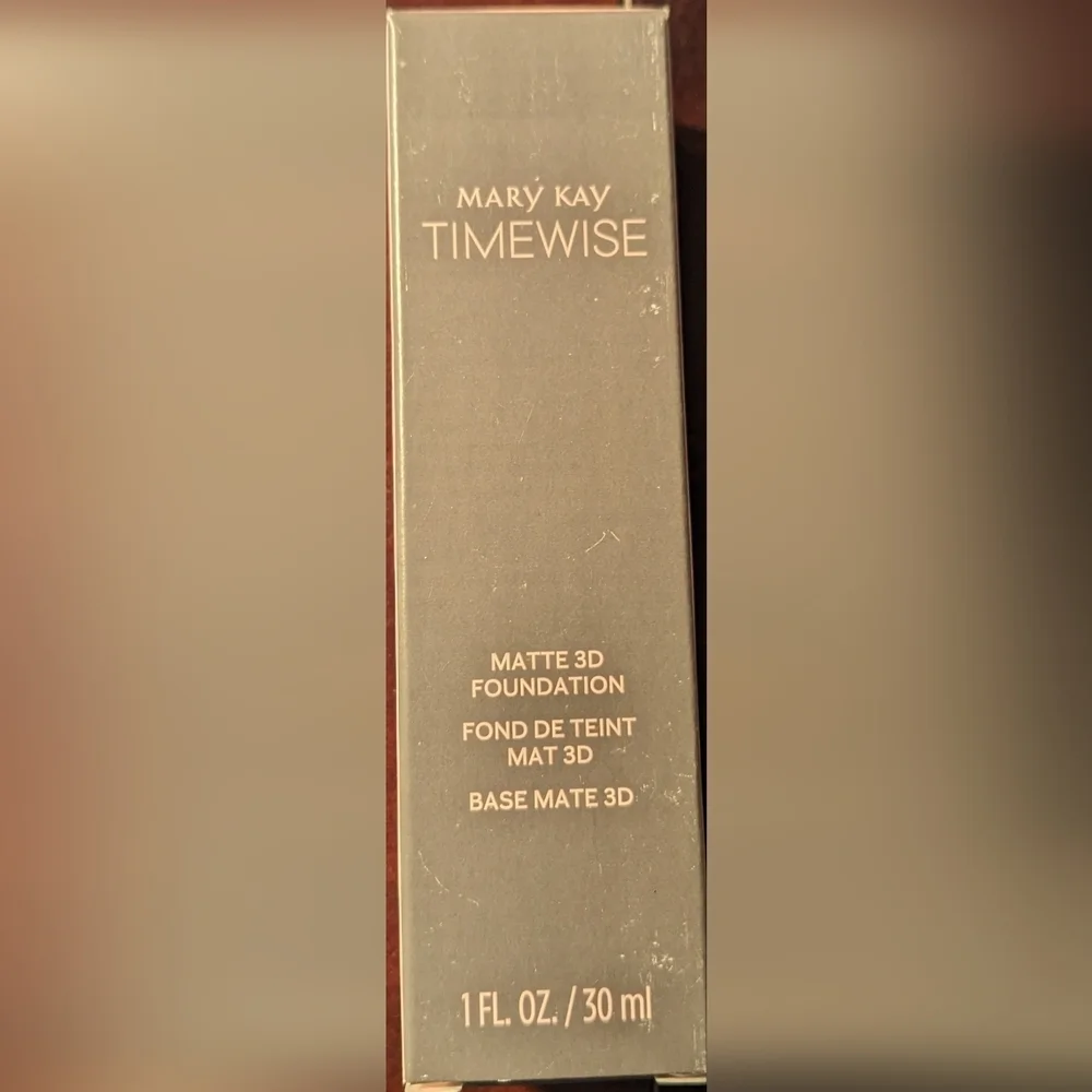 New Mary Kay TimeWise Matte 3D foundation for combination to oily skin